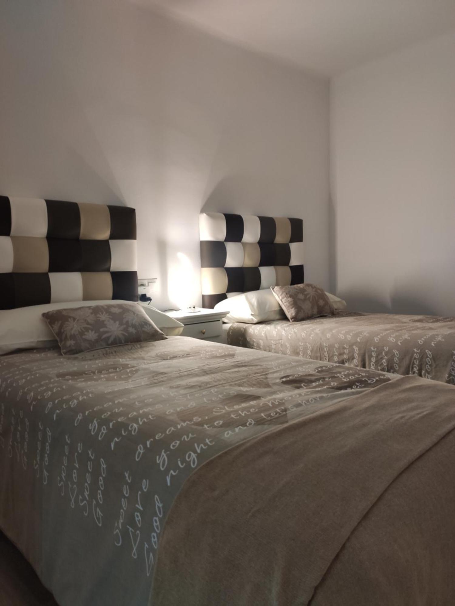 Apartamento Confort II ラ・セウ・ドゥルジェイ エクステリア 写真