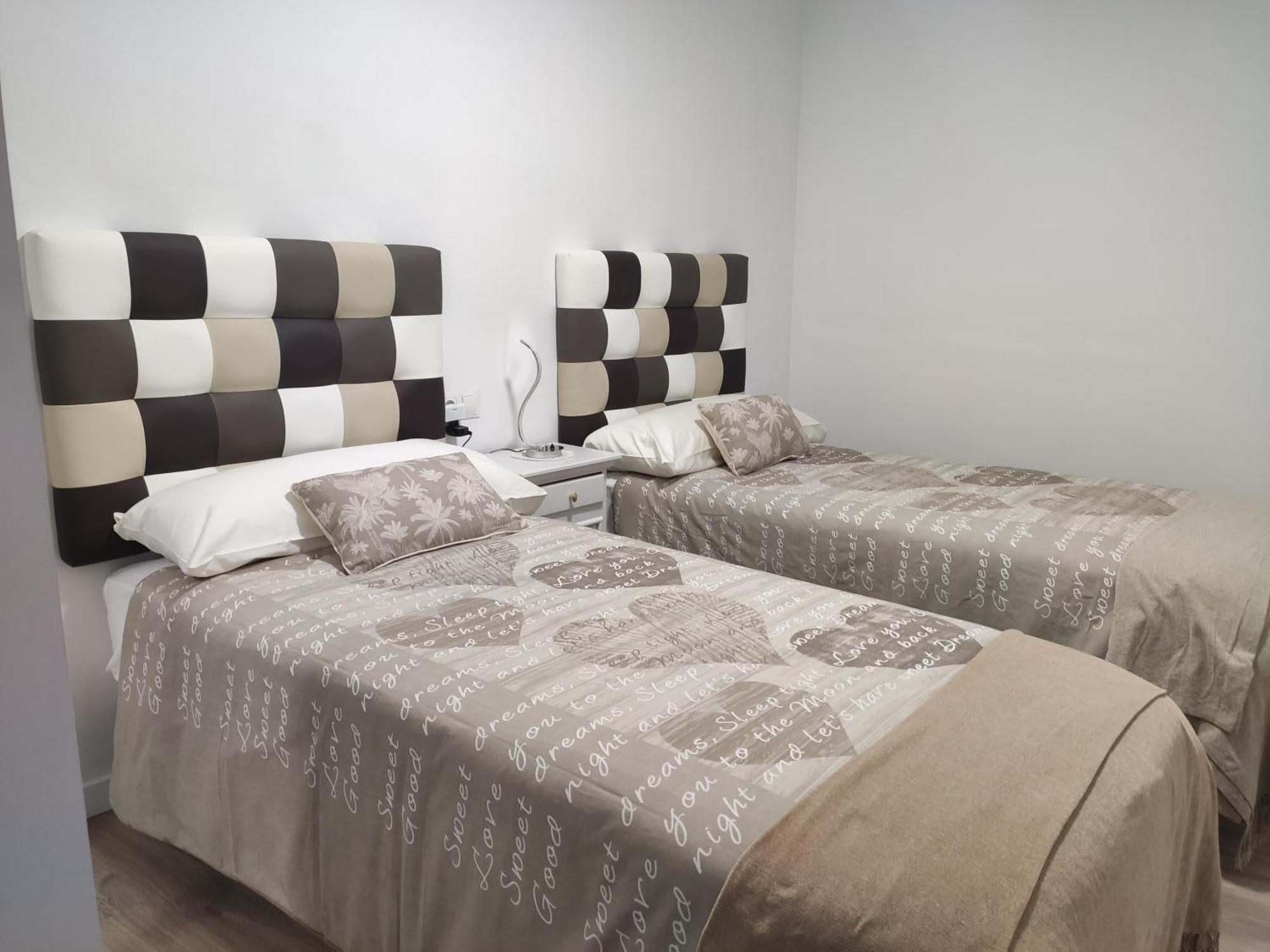 Apartamento Confort II ラ・セウ・ドゥルジェイ エクステリア 写真
